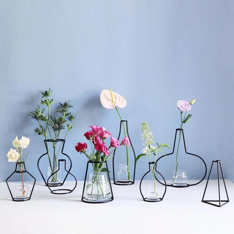 Retro Iron Line Table Flowers Vase